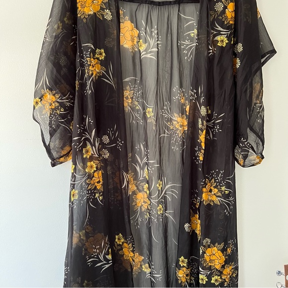 Band of gypsies black flowered boho duster - Picture 10 of 12